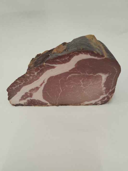 Rauchfleisch vom Schweinehals am Stück